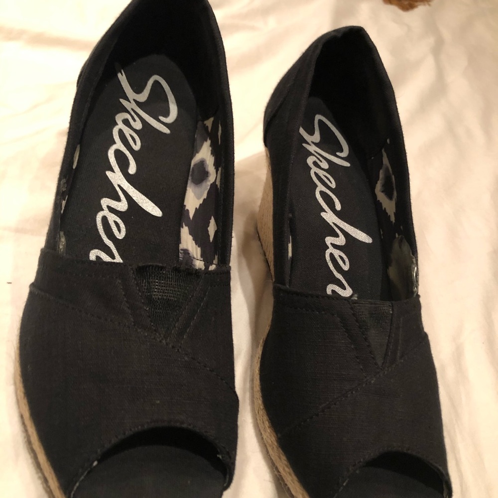 SKECHERS "CALI CLUB " wedges size 8